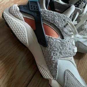 Nike International Huarache Women's shoes.